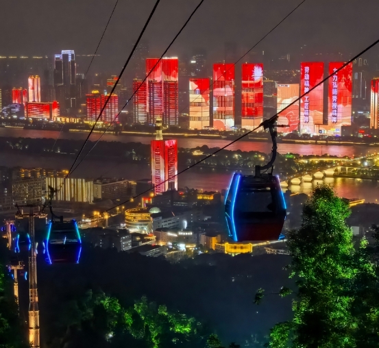 俯瞰浪漫夜长沙 岳麓山索道5月1日开启夜间运营